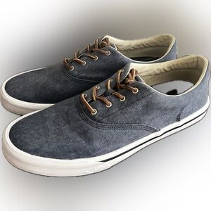 Sperry StriperII CVO SW Navy Size 11 M Good preowned condition No stains,rips